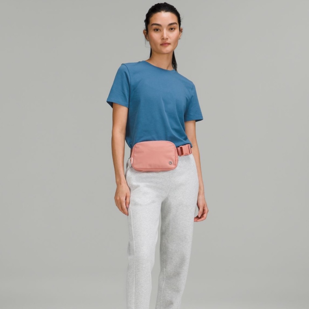 NWT Lululemon Belt Bag - Picture 5 of 6